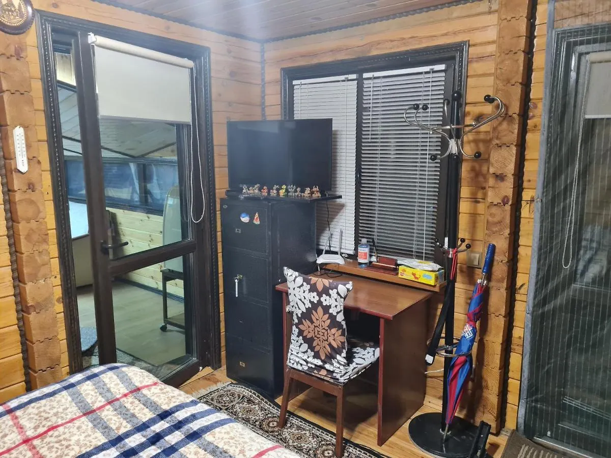 Деревянный 2-Х Комнатный Домик Kyiv Apartment